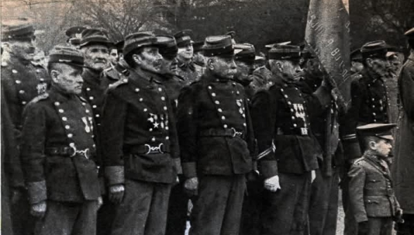 Cien Águilas participa en conmemoración por el Día del Veterano del 79